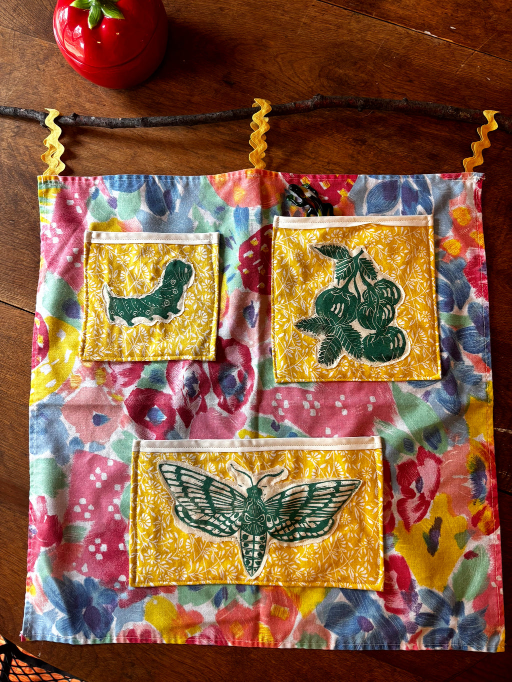 Tomato Hornworm Wall Pockets
